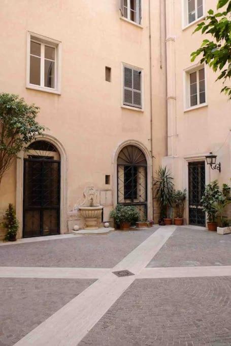 Beautiful Apartment Next To Piazza Di Spagna Rom Eksteriør billede
